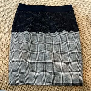 Zara Wool houndstooth skirt